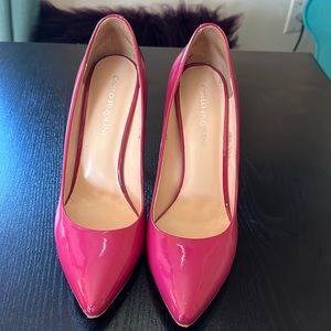 Beautiful Pink paten leather shoes.